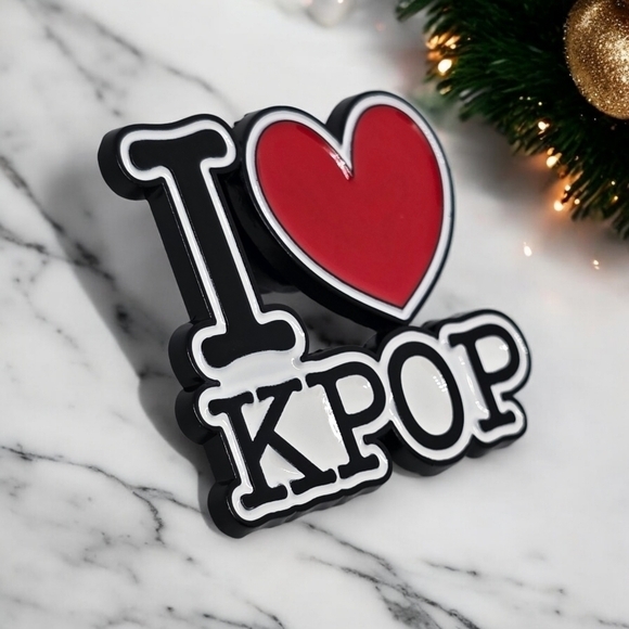 🎶 NEW I ❤️ KPOP Pin Brooch‎ Pin Clothes Backpack Accessories - Picture 1 of 4